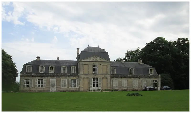Le château et ses douves